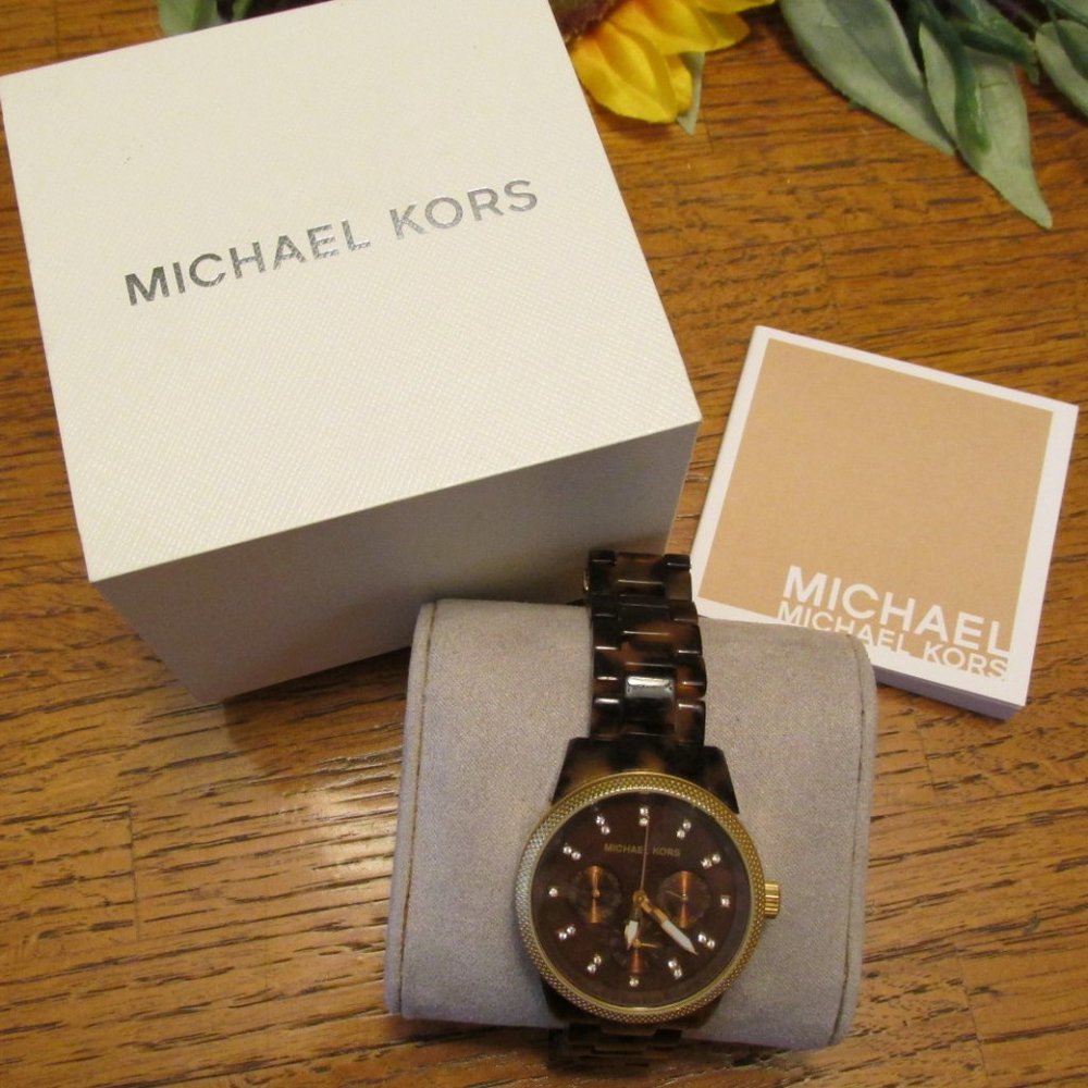 A16-Michael Kors Runway Pavé Gold-Tone Tortoise Shell Acetate MK5038 box & Book